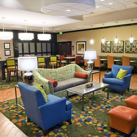 Hampton Inn Evansville Airport Екстериор снимка