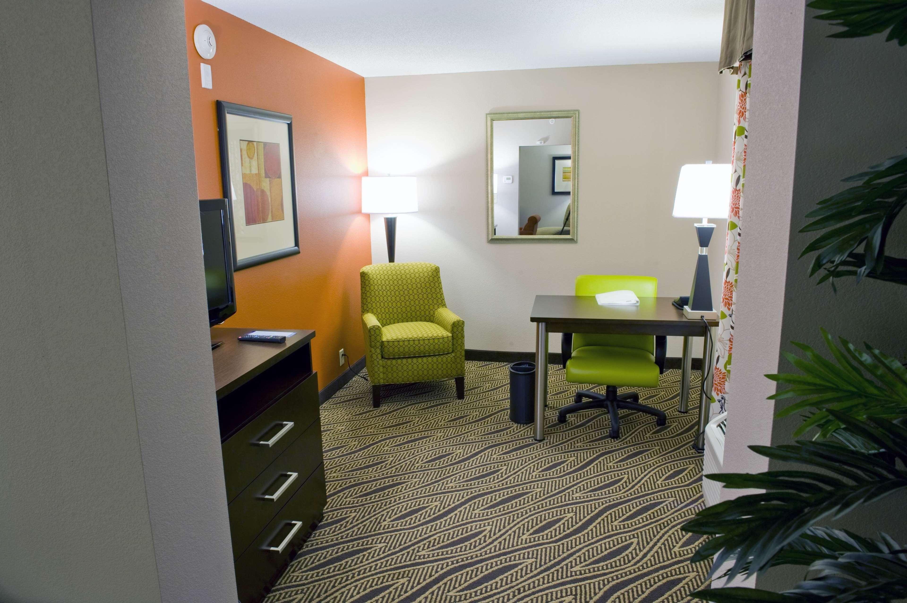 Hampton Inn Evansville Airport Екстериор снимка