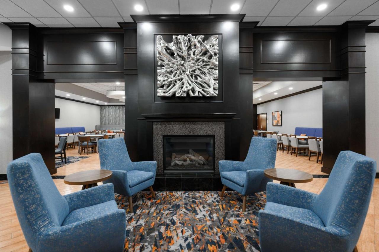 Hampton Inn Evansville Airport Екстериор снимка