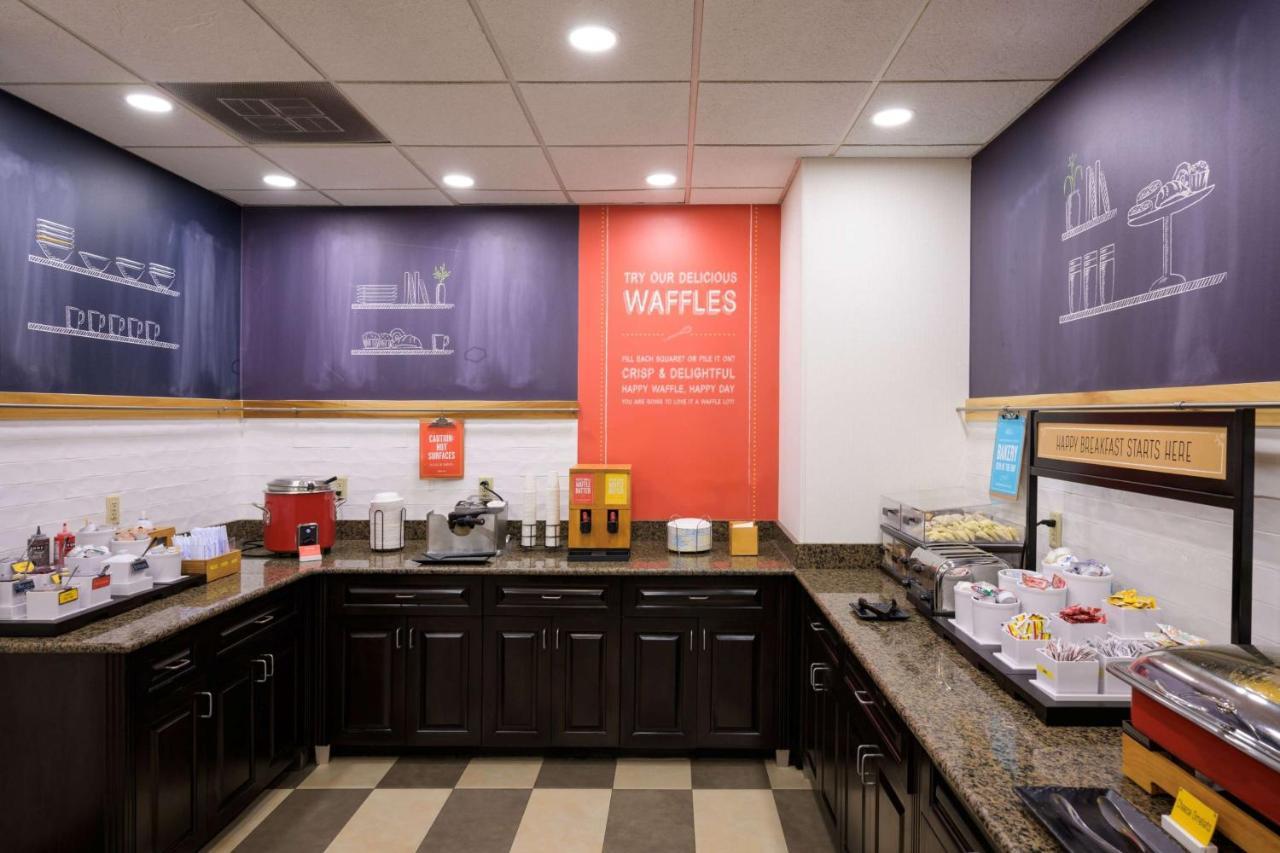 Hampton Inn Evansville Airport Екстериор снимка