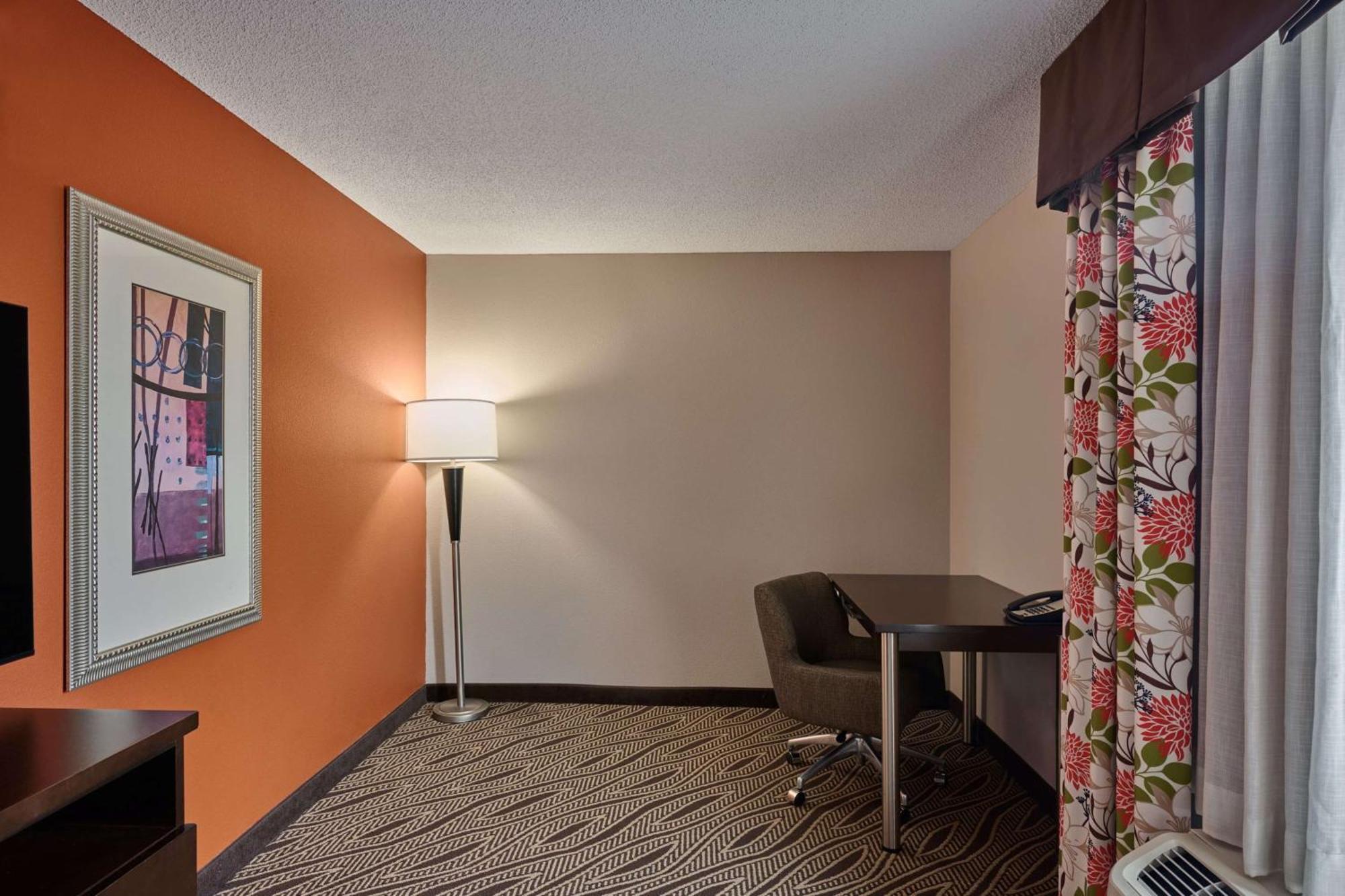 Hampton Inn Evansville Airport Екстериор снимка